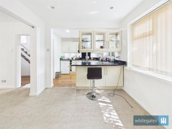 3 bed Semi-Detached for sale Image 3
