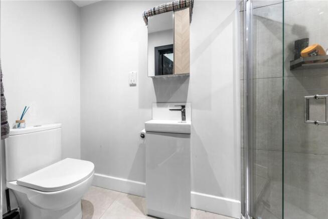 7 bed Detached for sale Image 10