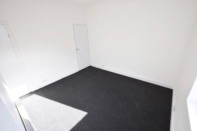 2 bed Terraced to rent Image 10