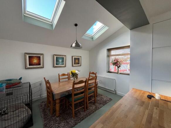 4 bed Detached for sale Image 8