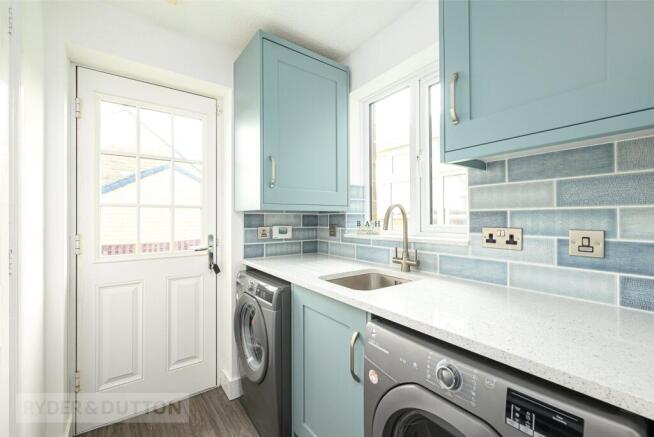 4 bed Detached for sale Image 5