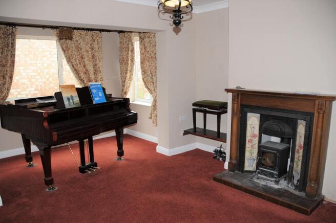 Sitting/Dining Room