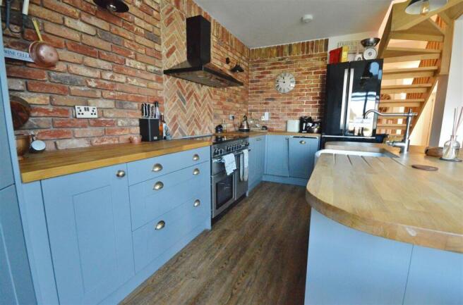 OPEN PLAN KITCHEN LOUNGE
