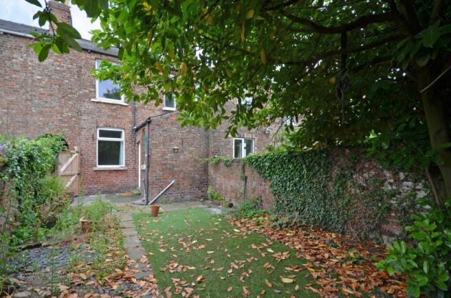 2 bed Terraced to rent Image 10