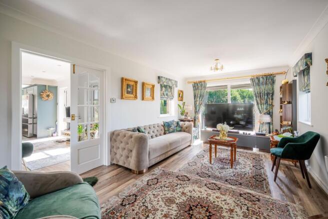 4 bed Detached for sale Image 7