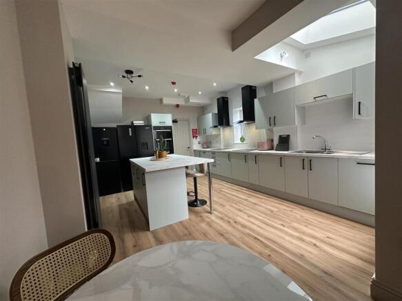 Kitchen/Dining