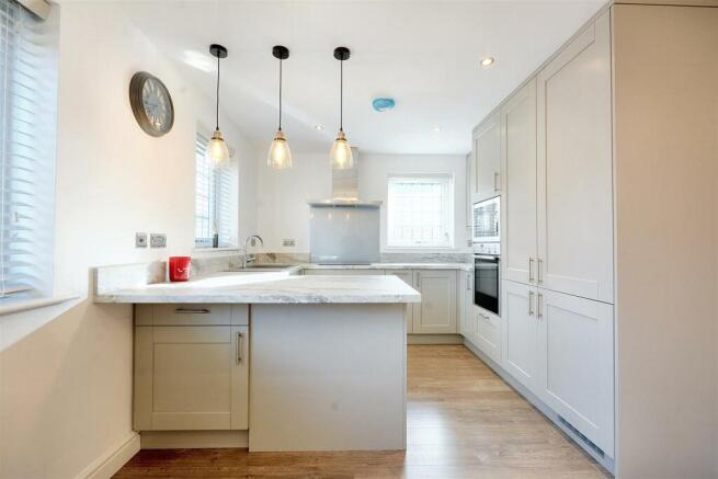 Lounge/Dining Kitchen