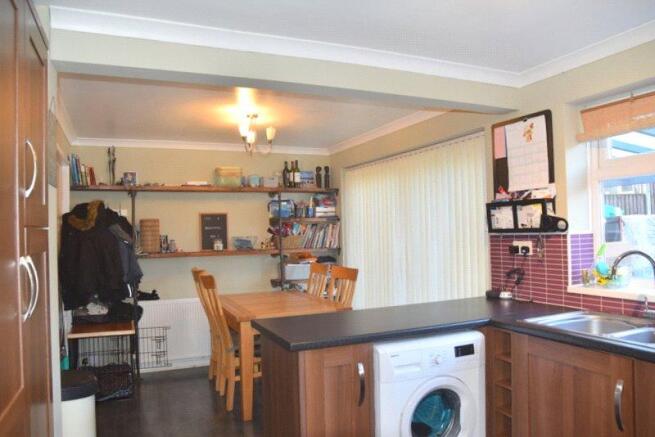Kitchen/Dining Area