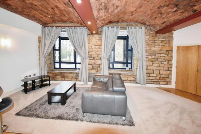 2 bed Apartment to rent Image 5
