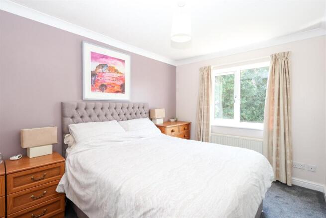 6 bed Detached for sale Image 12