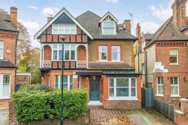 3-bed flat on Waldegrave Gardens, Twickenham, £585,000