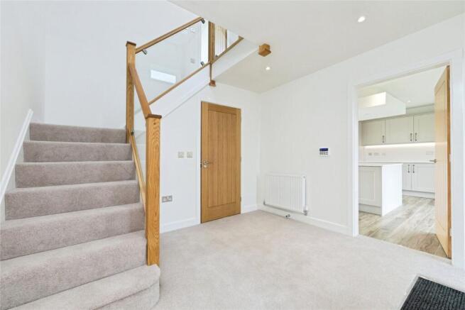 4 bed Detached for sale Image 9