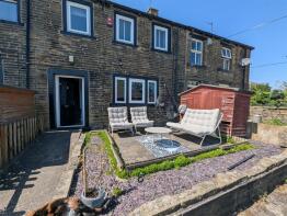 15, Brecks, Bradford BD14 6DY