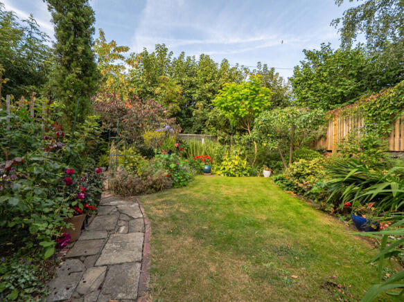 4 bed Semi-Detached for sale Image 8