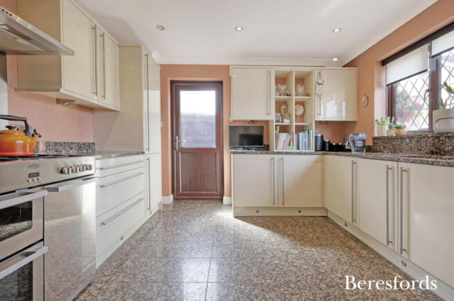 Hemley Road, Orsett, RM16 photo 4