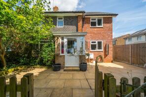 2, Edinburgh Close, Banbury OX16 0NY