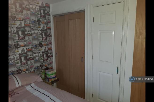 Double Bedroom. Fitted Wardrobe. 