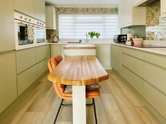 Kitchen/Breakfast Room