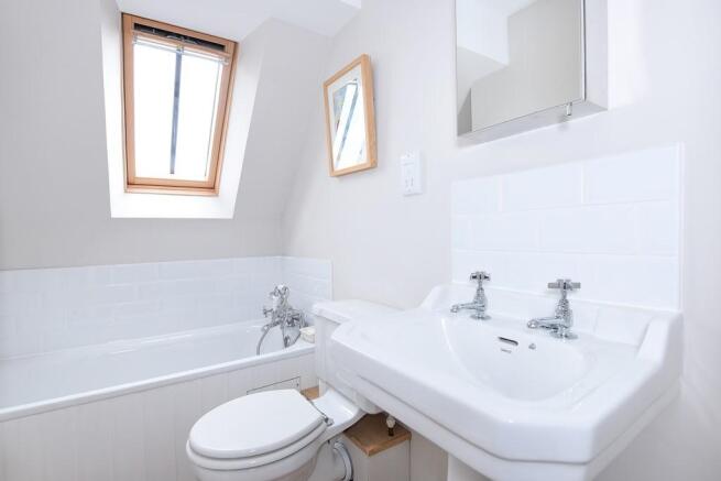 Second Floor Bathroo