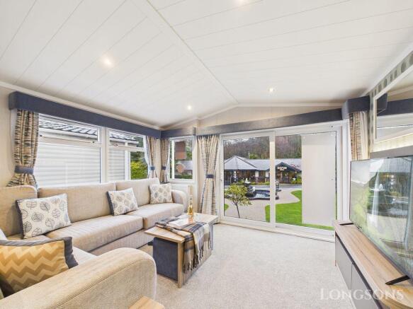 Cam02173g0 Pr0346 Still008