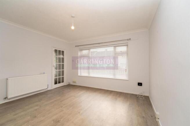Milton Drive, Borehamwood photo 4