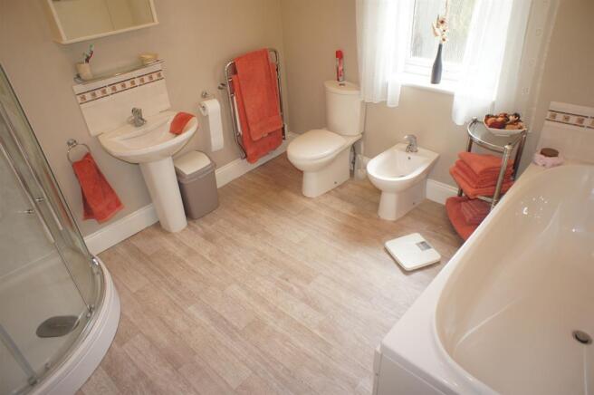 Large Family Bathroom