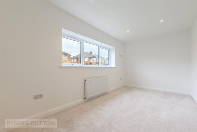 3 bed Semi-Detached for sale Image 8