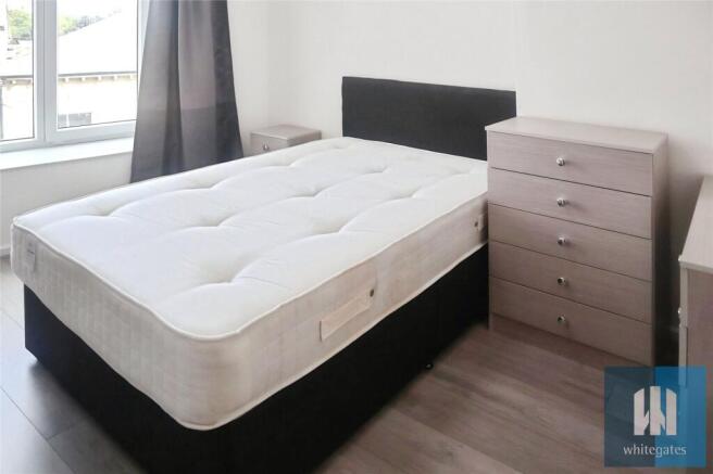 2 bed Apartment to rent Image 4