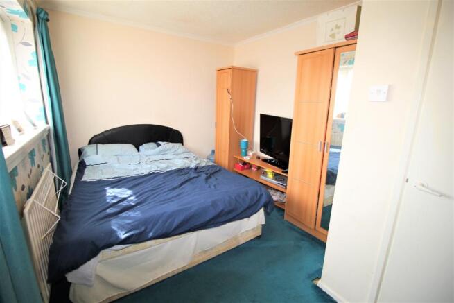 Bedroom 2 aspect 2.JPG
