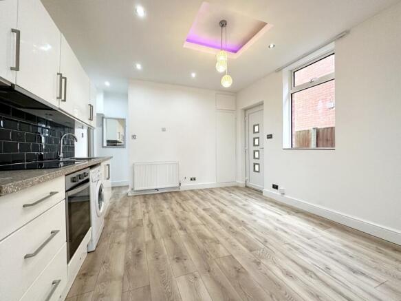 Lounge/Kitchen