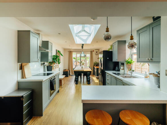 Kitchen / Dining Area
