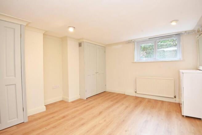1 bed Flat for sale Image 5