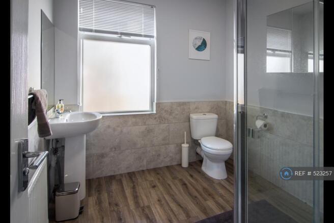Modern Bathroom 