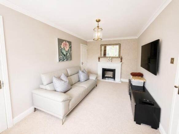 4 bed Detached for sale Image 11