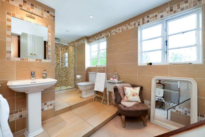 Bath & Shower Room