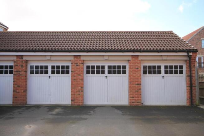 GARAGE & PARKING