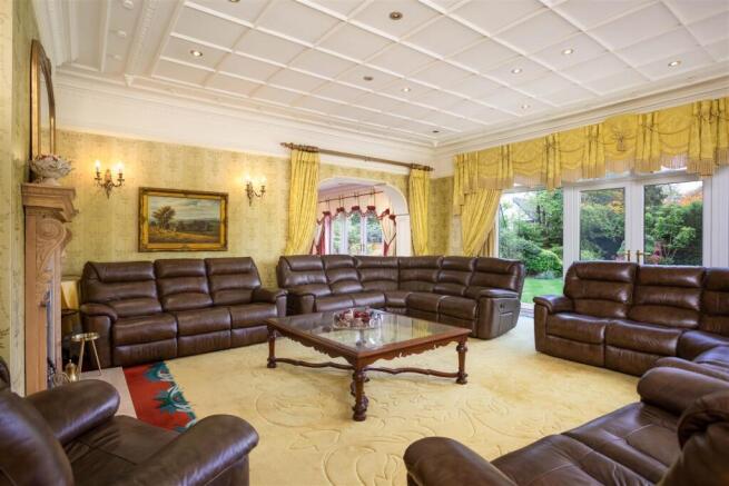 4 bed Detached Bungalow for sale Image 7
