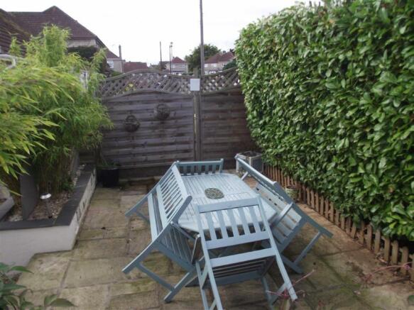 SIDE GARDEN