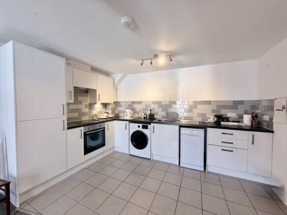 Lounge/Kitchen