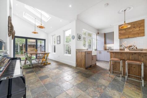 Hayter Road, SW2
