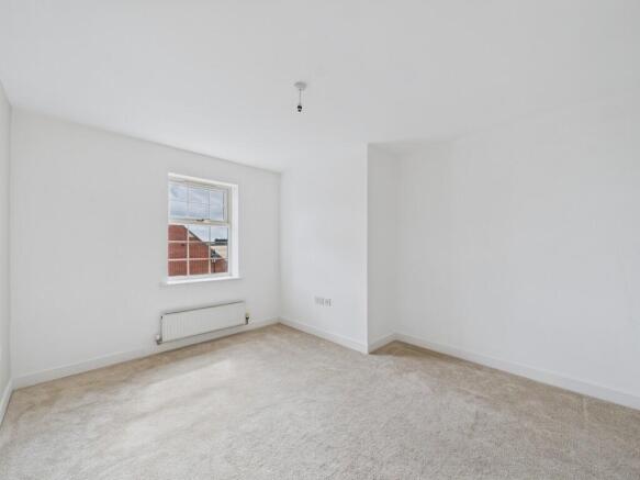 2 bed Apartment to rent Image 6
