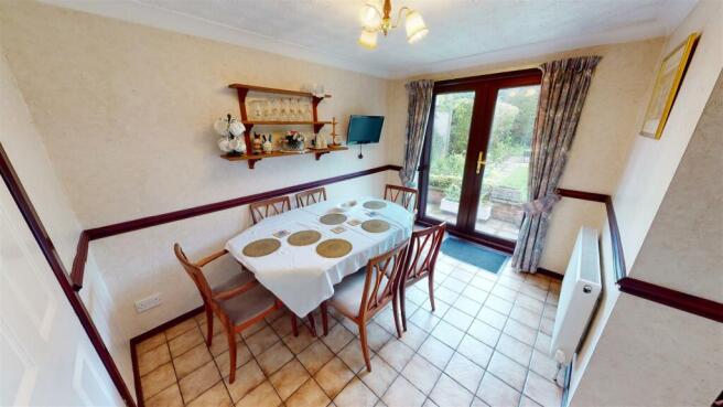 Lakeside Gardens Dining Area