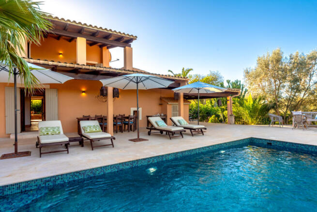 Cosy terrace with pool