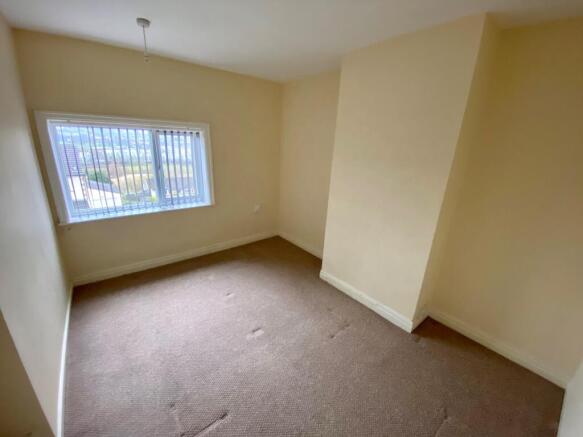 3 bed House to rent Image 5