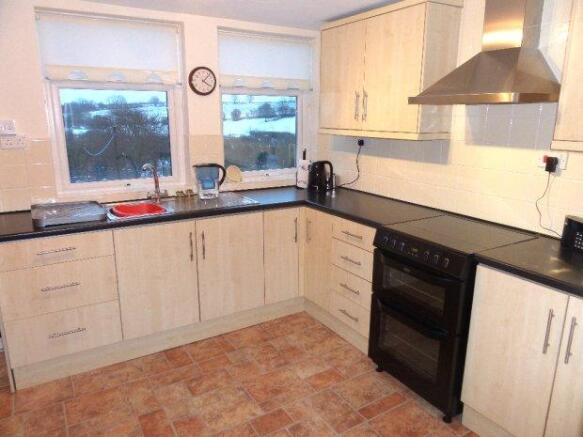 KITCHEN/DINING ROOM
