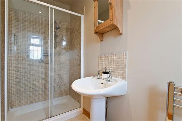 En-Suite Shower Roo