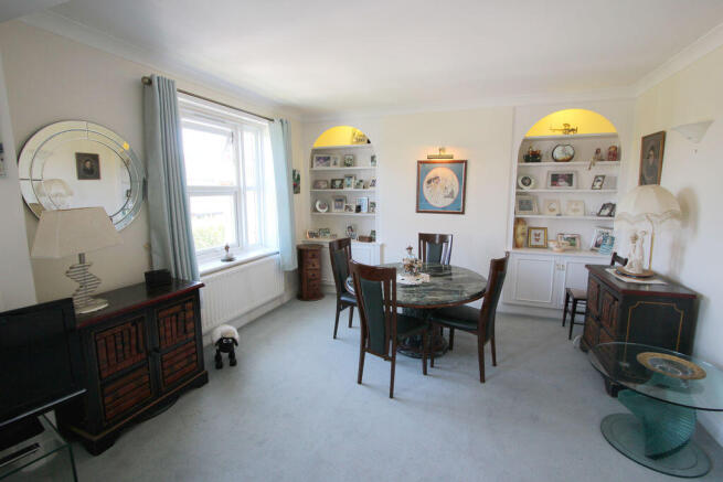 Sitting/dining room