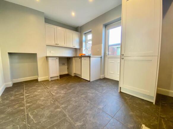 2 bed House to rent Image 7