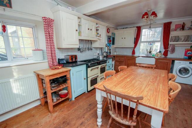 Kitchen diner alt.jpg