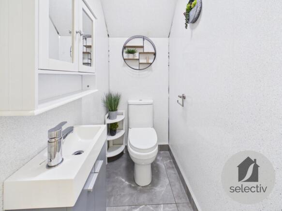 4 bed Detached for sale Image 8